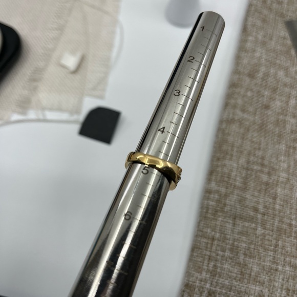 Vintage 925 Gold Overlay Sterling Silver Green Gemstone Ring, Size 4.75 - Picture 16 of 17